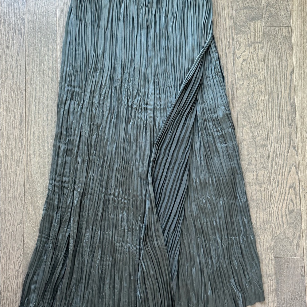 Vince metallic Green/grey plisse Skirt